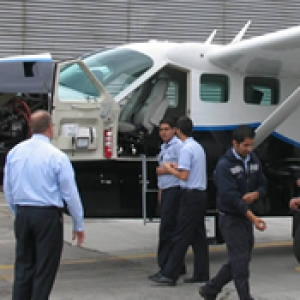 Programa aéreo de salud recibe visita de CESSNA