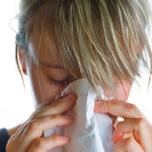 Continúa la alerta por los síntomas de la gripa con fiebre alta
